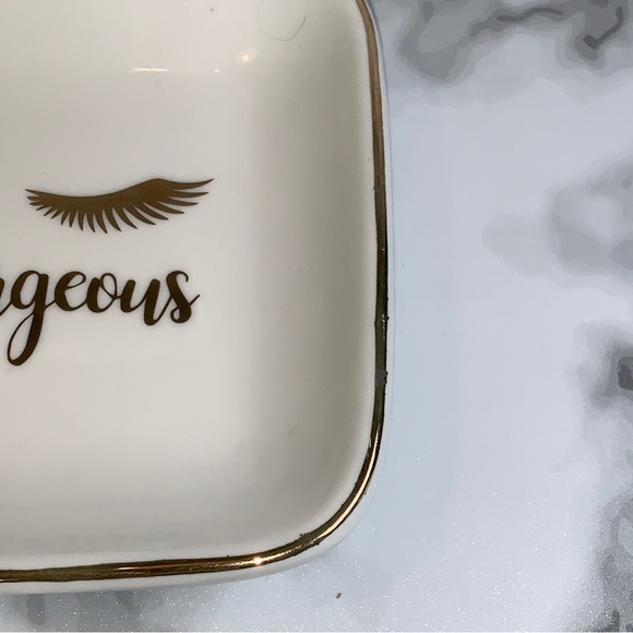 “Hello Gorgeous” Gold Eyelash Design Trinket Jewelry Dish - Picture 6 of 15